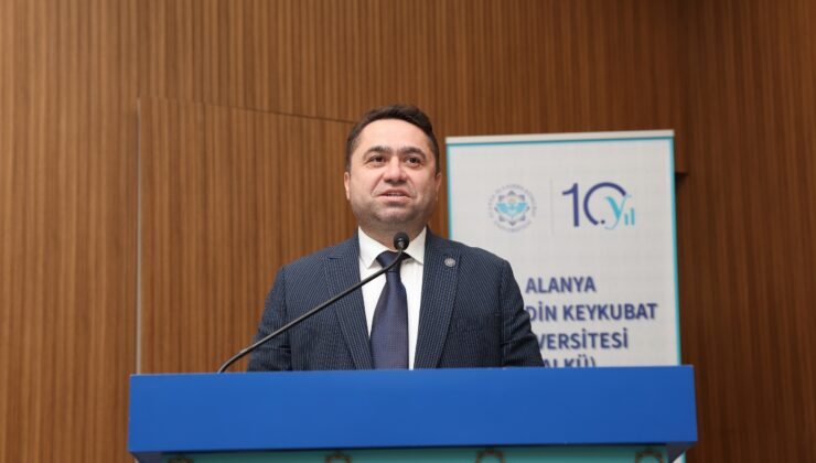 ALKÜ’de Bayramlaşma Sevinci