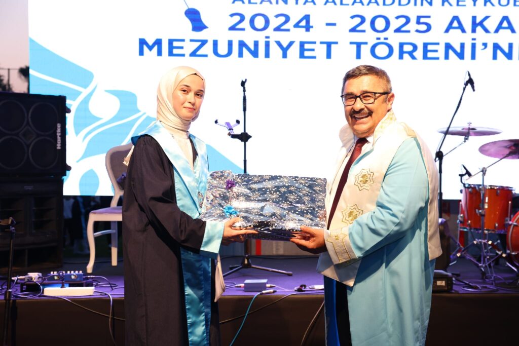 ALKUNUN 10. YILINDA MEZUNIYET COSKUSU 13 - Mega TV