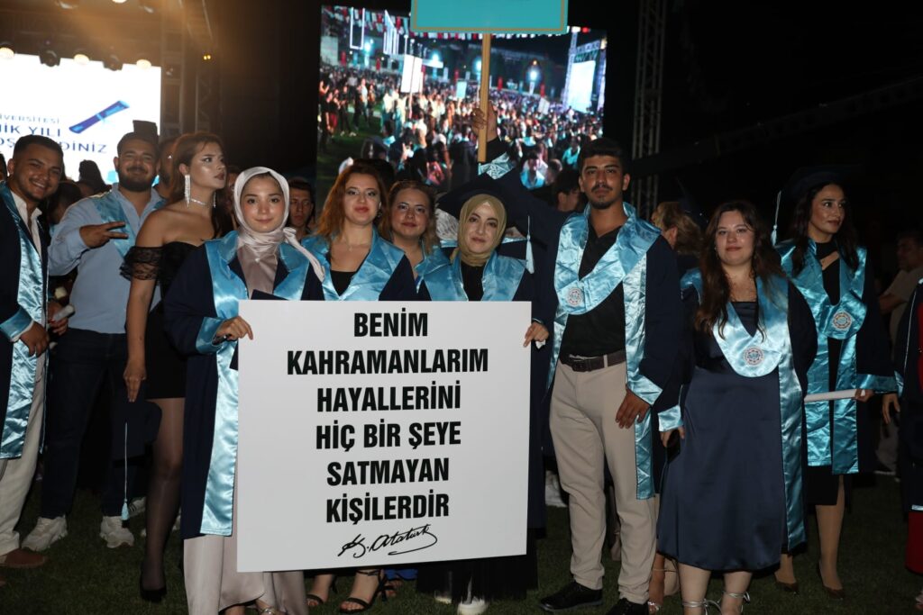 ALKUNUN 10. YILINDA MEZUNIYET COSKUSU 4 1 - Mega TV