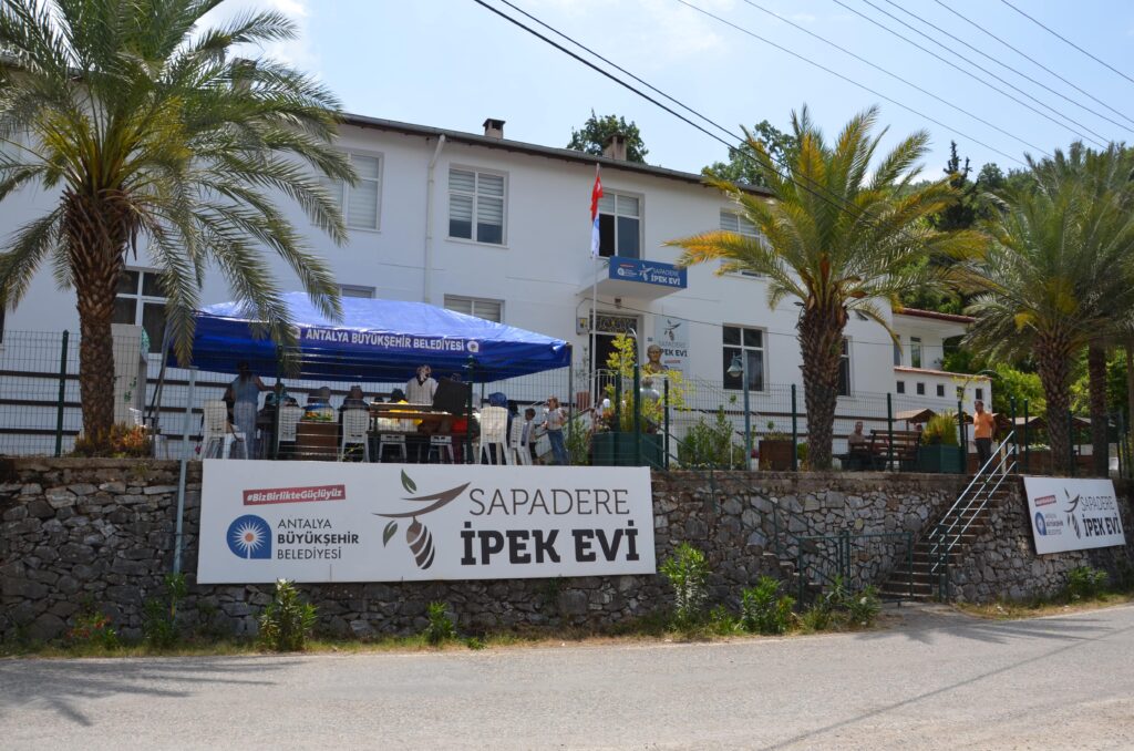 COCUKLAR IPEK EVI ZIYARET 6 - Mega TV