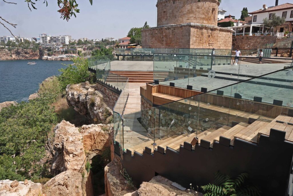 Hıdırlık Kulesi Seyir Terası projesi sona yaklaştı - Mega TV Hidirlik Kulesi Seyir Terasi projesi sona yaklasti 6 - Mega TV