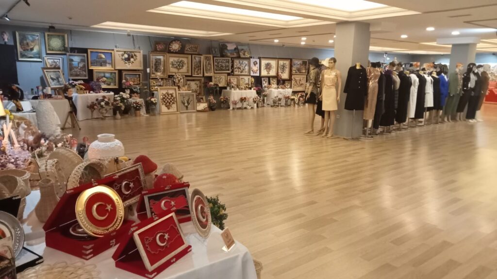 Kursiyerler Yıl Sonu Sergisinde Buluştu - Mega TV WhatsApp Gorsel 2025 06 18 saat 09.42.33 3bc6285f - Mega TV