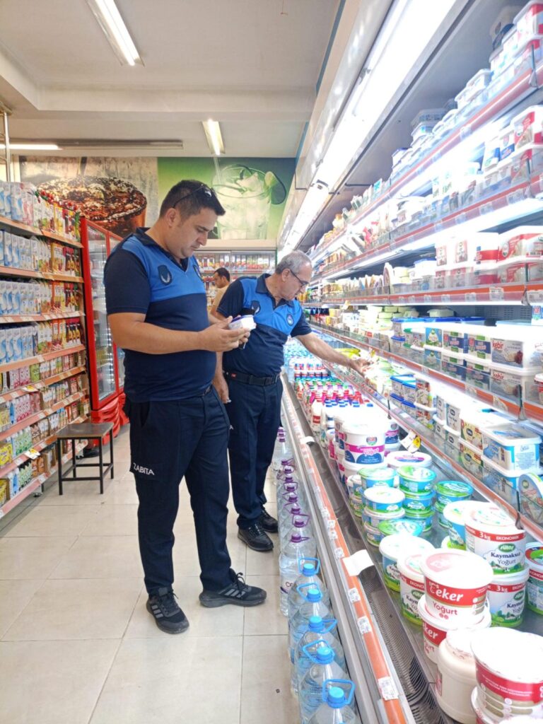 Gazipaşa Belediyesi Zabıta Ekiplerinden Marketlere Sıkı Denetim - Mega TV WhatsApp Image 2025 06 26 at 17.57.49 2 - Mega TV