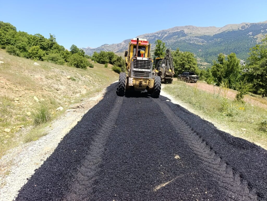 Alanya’nın Yayla Yollarında Yaz Mesaisi - Mega TV YAYLA YOLLARI BAKIM 10 - Mega TV