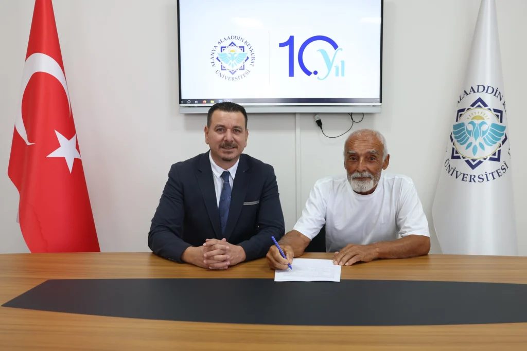 ALKÜ TIP FAKÜLTESİNE ANLAMLI BAĞIŞ: "BEDENİMİ BİLİME VERDİM" - Mega TV ALKU TIP FAKULTESINE BIR KADAVRA BAGISI DAHA 1 1 - Mega TV
