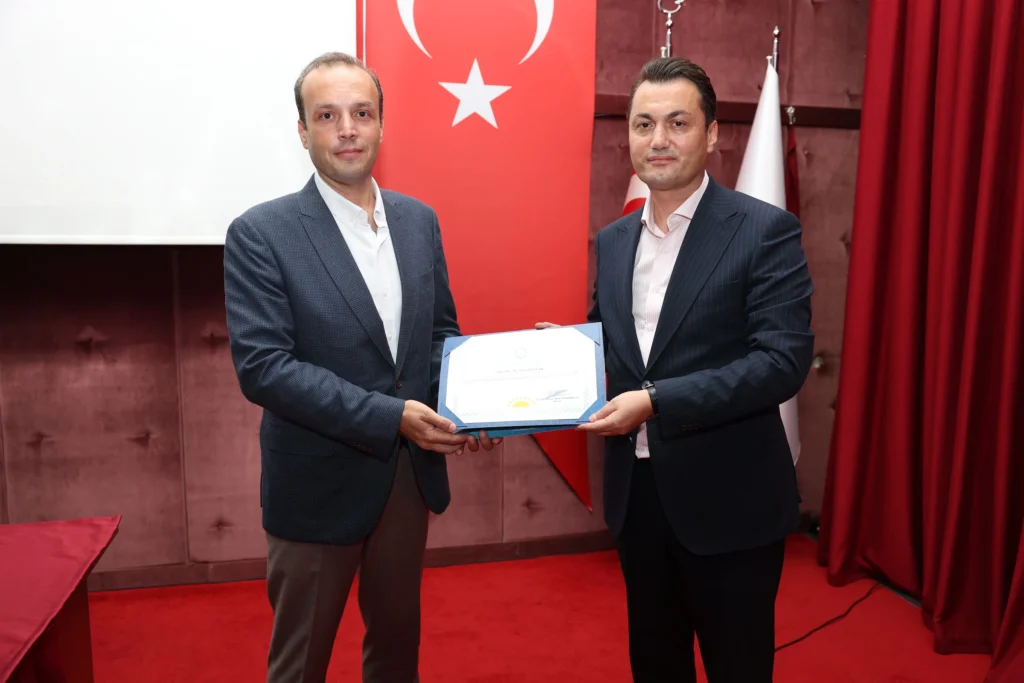 ALKUDE 15 TEMMUZ KONFERANSI VE RESIM SERGISI DUZENLENDI 111 - Mega TV