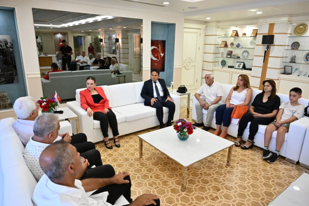 Alevi Bileşenlerinden Demokrasiye Vefa Ziyareti : "Bizim İrademiz Tutuklanmıştır " - Mega TV Antalya Alevi Bilesenlerinden Baskan Vekili Ozdemire destek ziyareti 6 - Mega TV