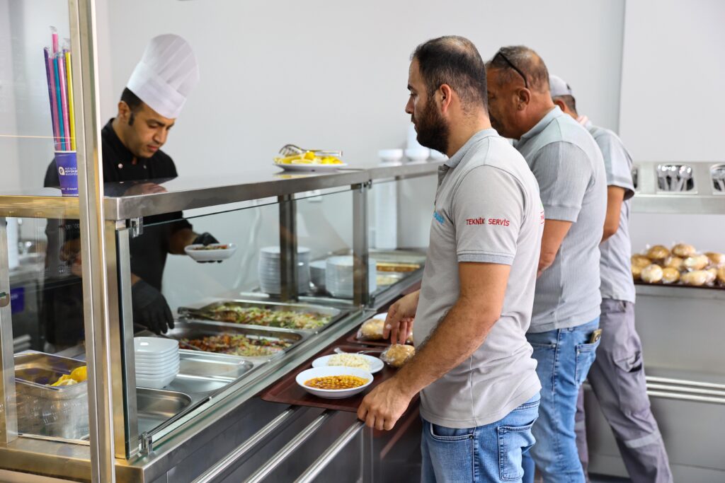 Antalya Buyuksehir Belediyesinin ikinci Kent Lokantasi hizmete girdi 5 - Mega TV