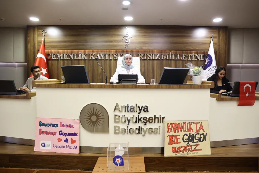 Genclik Meclisi Temmuz ayi toplantisi yapildi 2 - Mega TV