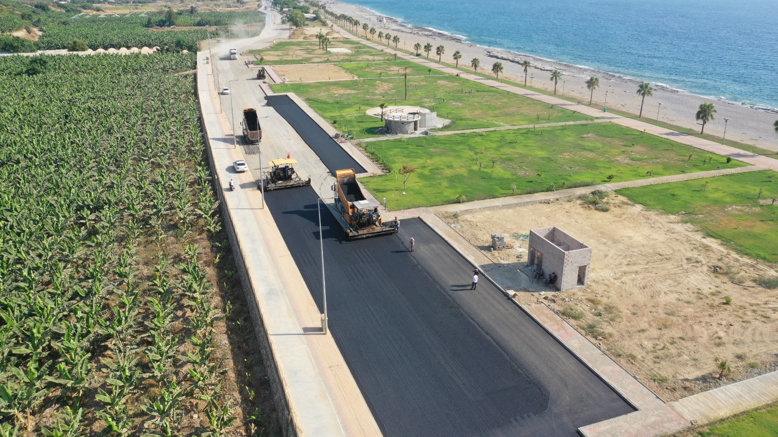 KIZILİN SAHİL YOLU ASFALTLANDI, YENİ YAŞAM ALANINA BİR ADIM DAHA