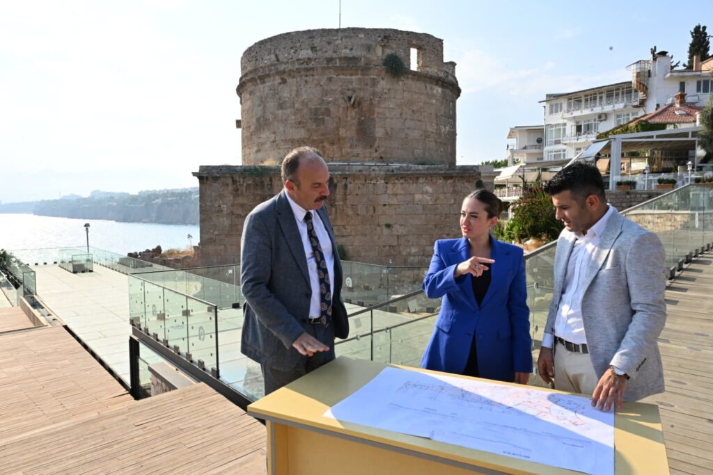 Baskan Vekili Ozdemir Hidirlik Kulesi calismalarini inceledi 10 - Mega TV