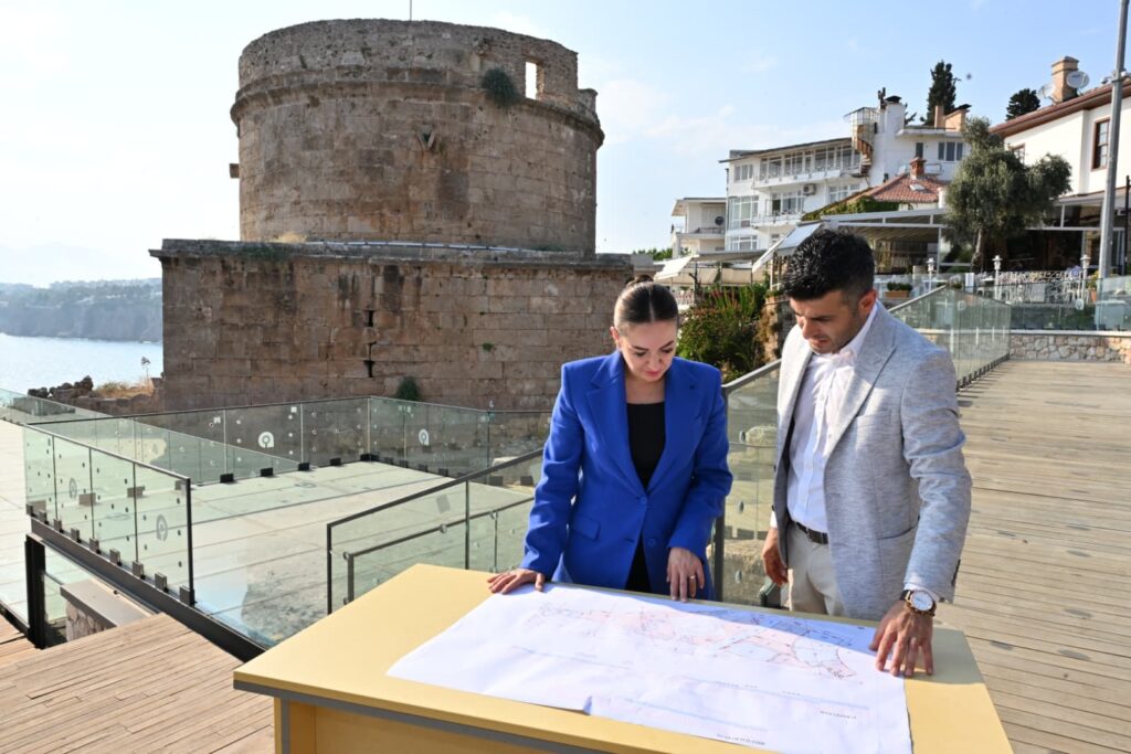 Baskan Vekili Ozdemir Hidirlik Kulesi calismalarini inceledi 13 - Mega TV