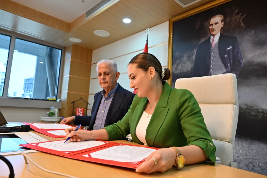 Buyuksehir ile Demre Belediyesi arasinda protokol imzalandi 4 - Mega TV
