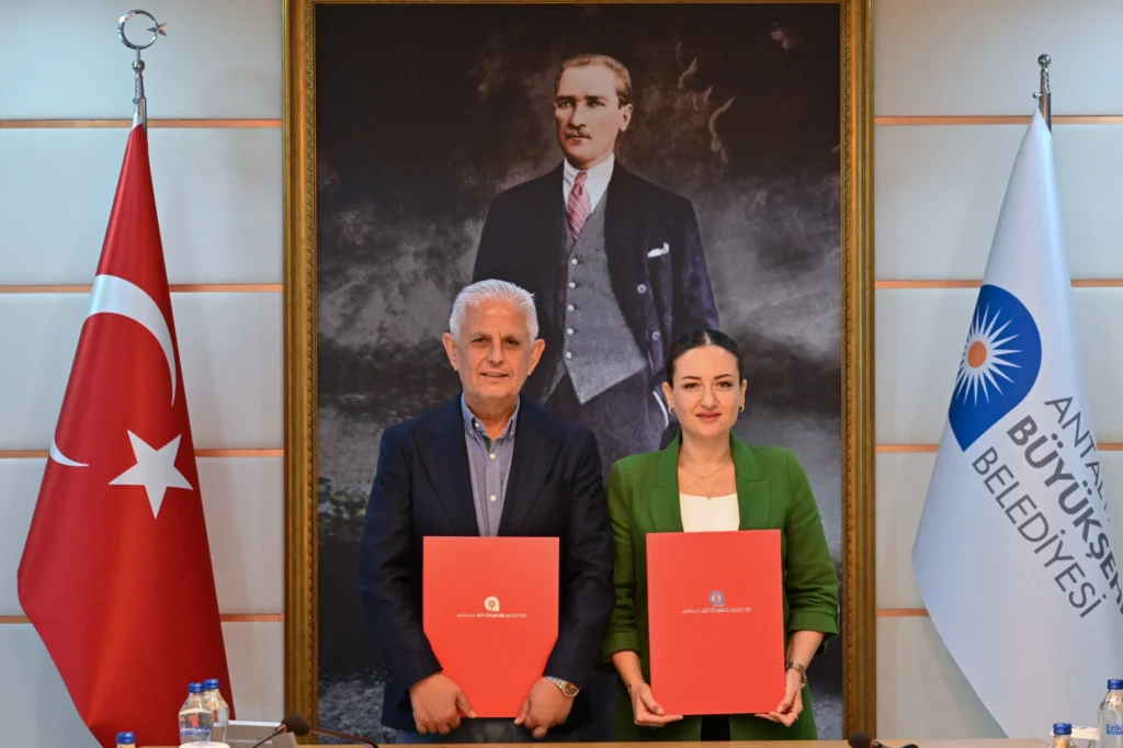 Antalya Büyükşehir Belediyesi Denizlerin Korunması İçin Adım Attı - Mega TV Buyuksehir ile Demre Belediyesi arasinda protokol imzalandi 5 - Mega TV