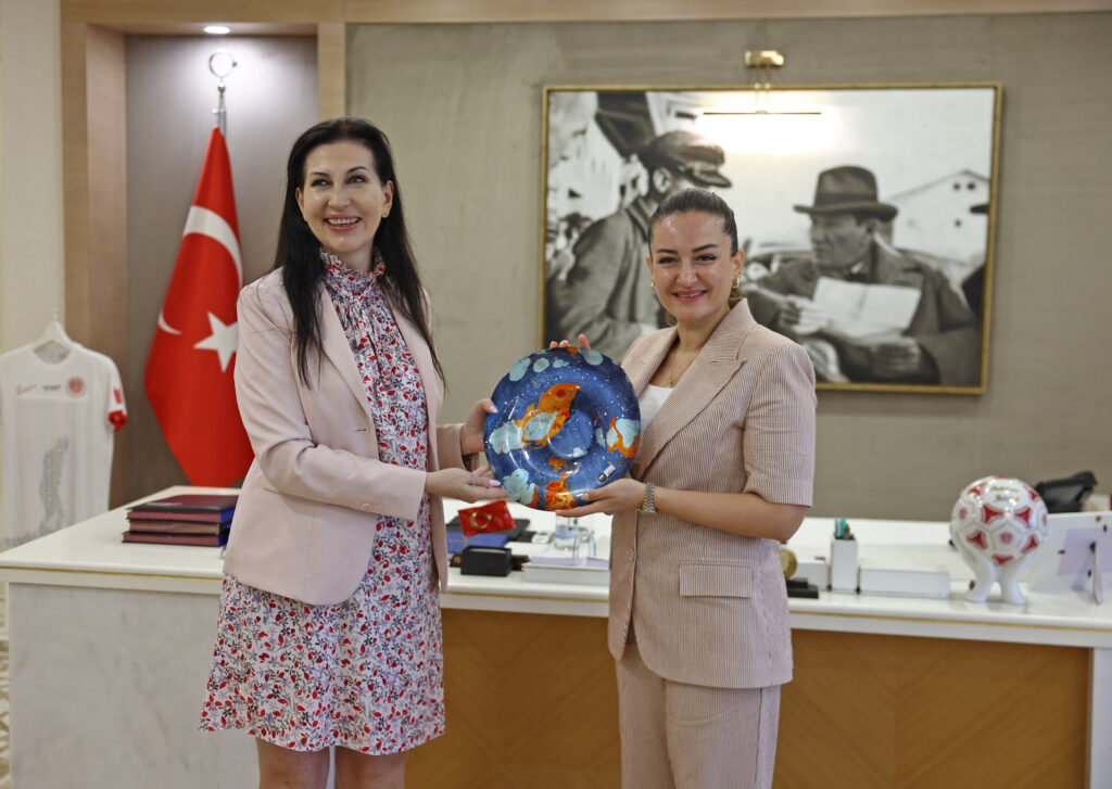 Büyükşehir ve Litvanya’dan Yeşil İşbirliği: Antalya’da İklim Finansmanı Eğitimi Düzenlendi - Mega TV Buyuksehir ve Litvanya arasinda yesil isbirligi 2 - Mega TV