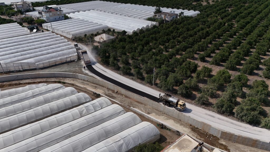 Kumluca Belediyesi Asfaltlama Çalışmalarına Hız Verdi Üç mahallede 11 bin 900 m² yol yenilendi - Mega TV DJI 20250813155508 0047 D - Mega TV