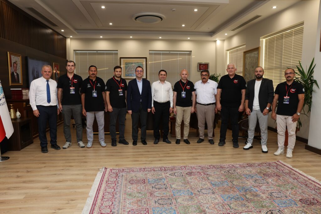 ALKÜ’de Siber Vatanın Kahramanları Sertifikalarını Aldı - Mega TV SIBER VATANIN KAHRAMANLARI SERTIFIKALARINI ALDI 2 - Mega TV