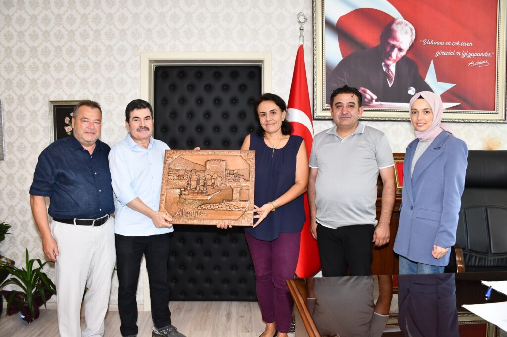 ALSTUD ve Letonya Fahri Konsolosu’ndan Alanya Eğitim ve Araştırma Hastanesi’ne Ziyaret - Mega TV WhatsApp Image 2025 08 11 at 16.52.24 1 - Mega TV