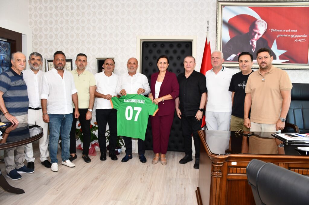Alanyaspor Yönetiminden Başhekim Yılmaz’a Ziyaret - Mega TV WhatsApp Image 2025 08 19 at 16.51.41 2 1 - Mega TV