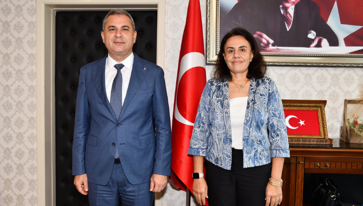 AK Parti Alanya İlçe Yönetiminden Başhekime Nezaket Ziyareti