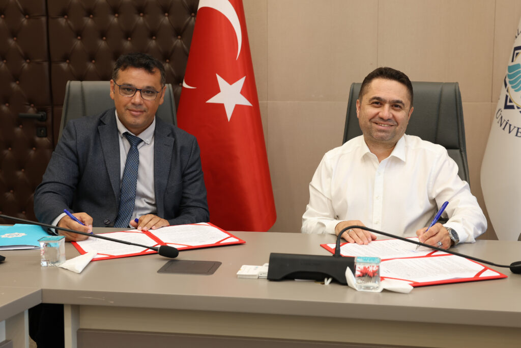 Alkü’de İşçilere Güvence: Yeni Protokol ile Ücret ve Sosyal Haklar Güçlendi - Mega TV 1B3A9976 - Mega TV