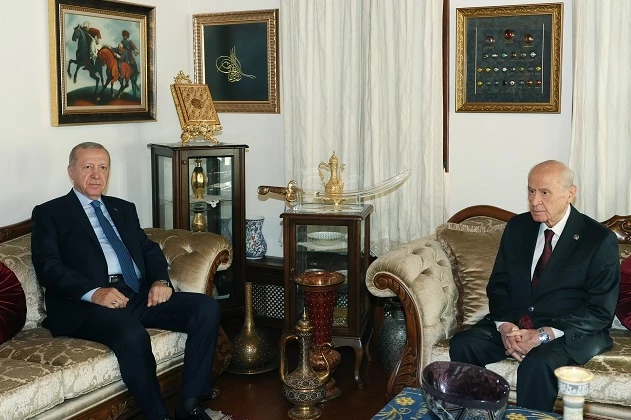 Cumhurbaşkanı Erdoğan, MHP lideri Bahçeli’yi evinde ziyaret etti - Mega TV 914941460431958.webp.webp