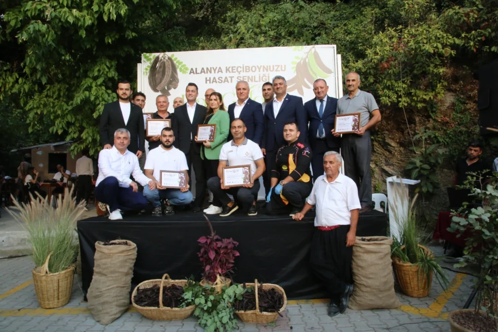 Alanya’da Keçiboynuzu Hasadı Coğrafi İşaretle Taçlandı - Mega TV WhatsApp Image 2025 09 08 at 21.02.48 - Mega TV