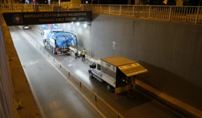 ASAT’tan Altgeçitlerde Gece Mesaisi: Yağmursuyu Hatları Temizleniyor