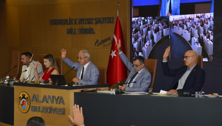 Eylül Meclisi’nde “Kurt” İronisi: Başkan Özçelik’ten “Hiçbir Şeyi Kaldırmadık” Çıkışı