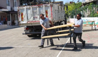 Büyükşehir’den Okul ve Ortak Alanlara Bank ve Piknik Masası Desteği