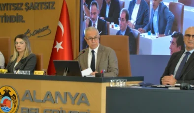 Başkan Özçelik AK Parti’ye Sinyal mi Veriyor?