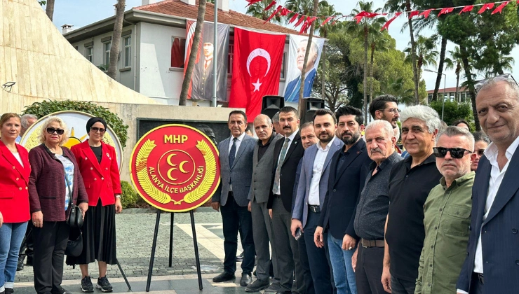 Cumhuriyetimizin 102. Yılı Kutlamaları Alanya’da Çelenk Sunma Töreniyle Başladı - Mega TV megatv.com .tr 740420 8 4 - Mega TV