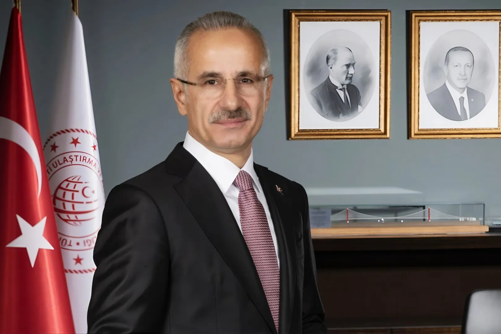 Bakan Uraloğlu Alanya’da gazetecilerle buluşacak, Gazipaşa Marina’yı açacak - Mega TV 6725289030746.webp.webp