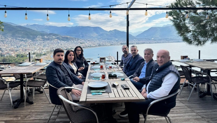 Kahvaltıda Eğitimden Siyasete Samimi Sohbet - Mega TV megatv.com .tr 740420 56 - Mega TV