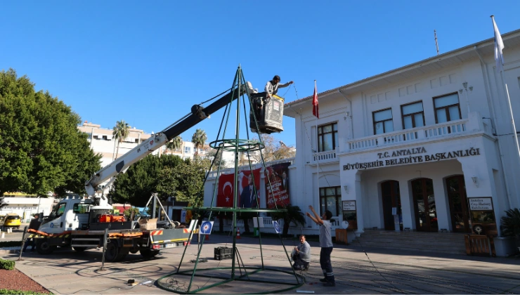 Antalya Yeni Yıla Hazırlanıyor: Kent Genelinde Yılbaşı Süslemeleri Başladı - Mega TV Alanya Mega Tv 18 1 - Mega TV