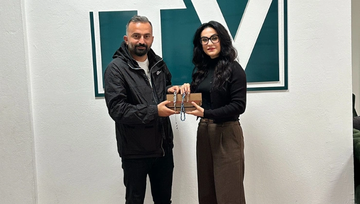 Beşiktaşlı Çetiner’e Bordo-Mavi Tespih Hediyesi - Mega TV Alanya Mega Tv 6 6 - Mega TV