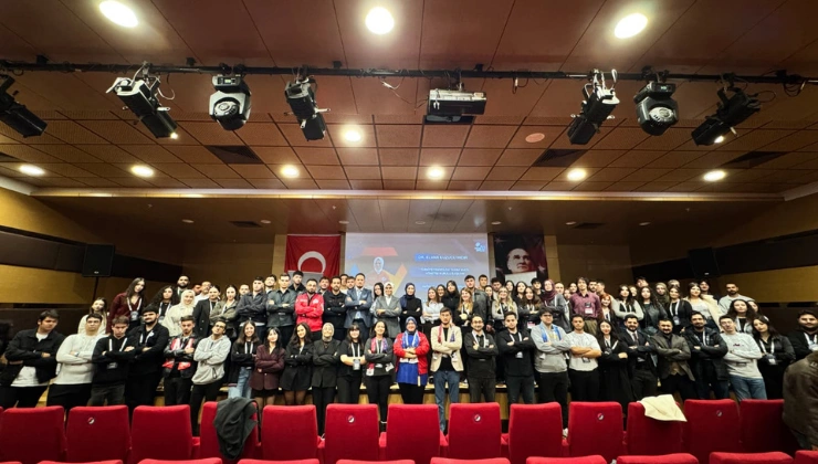 Alanya Üniversitesi 5 Aralık Bilişim Zirvesi’nde Gençlerle Teknolojiyi Buluşturdu - Mega TV Alanya Mega Tv 82 - Mega TV