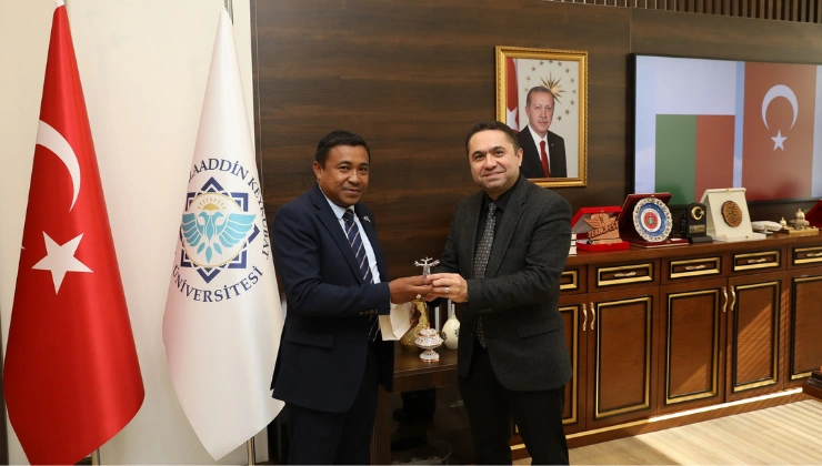 Madagaskar Heyeti ALKÜ’de: İki Üniversite Arasında Yeni İş Birliği Adımları - Mega TV Alanya Mega Tv 96 - Mega TV