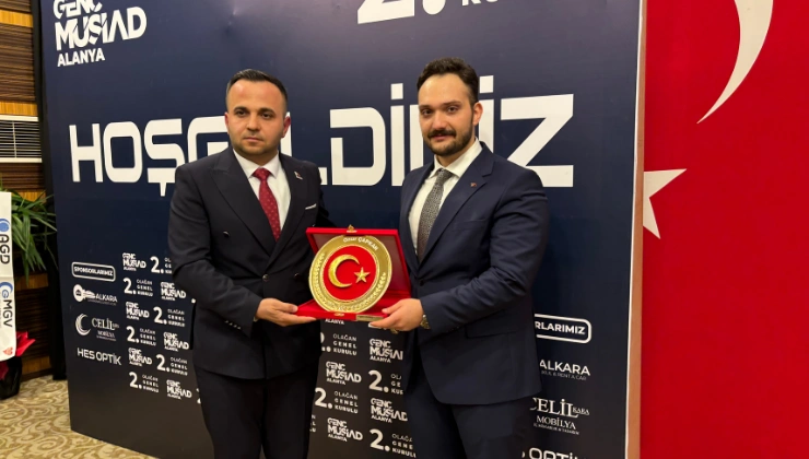 Genç MÜSİAD Alanya’da Bayrak Değişimi: Mehmet Miraç Selçuk Dönemi Başladı - Mega TV Alanya Mega Tv 47 2 - Mega TV
