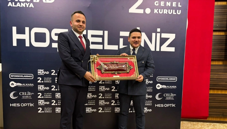 Genç MÜSİAD Alanya’da Bayrak Değişimi: Mehmet Miraç Selçuk Dönemi Başladı - Mega TV Alanya Mega Tv 49 1 - Mega TV