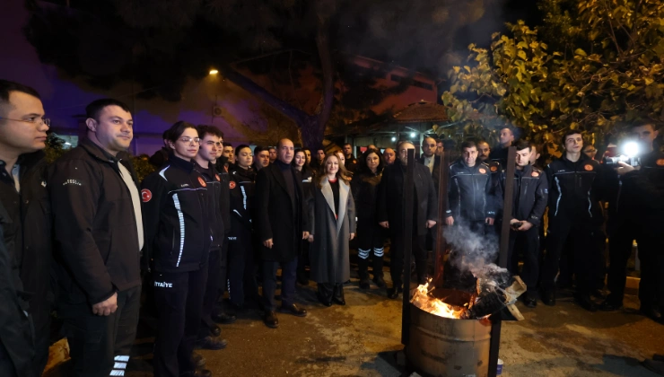 Başkan Vekili Özdemir 2026’ya Sahada Girdi: Yeni Yılı İtfaiye Personeliyle Karşıladı - Mega TV Alanya Mega Tv 60 - Mega TV