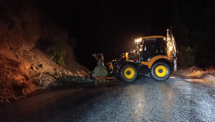 Antalya Büyükşehir Ekipleri Alanya’da Gece Gündüz Mesaide - Mega TV Alanya Mega Tv 63 - Mega TV