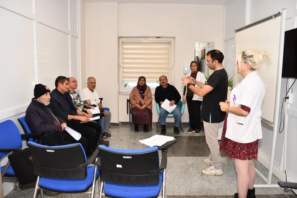 Alanya’da Diyabet Okulu Fark Yaratıyor: Eğitimlerle Bilinçli Yaşam Güçleniyor - Mega TV alanya - Mega TV