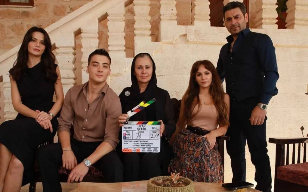 Sahra Şaş: Uzak Şehir Dizisi, Benim İçin Bir Dönüm Noktası Oldu - Mega TV uzak sehir 2 - Mega TV