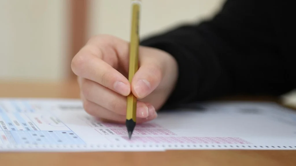 Alanya'da Binlerce Öğrenciyi İlgilendiriyor: 2026 Bursluluk Sınavı İçin Geri Sayım Başladı! - Mega TV 2026 burluluk sinavi 3 - Mega TV