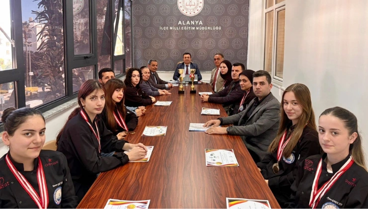Alanyalı Genç Şefler Türkiye Şampiyonu! 14 Altın Madalya, 2 Kupa - Mega TV Alanya Mega Tv 46 3 - Mega TV
