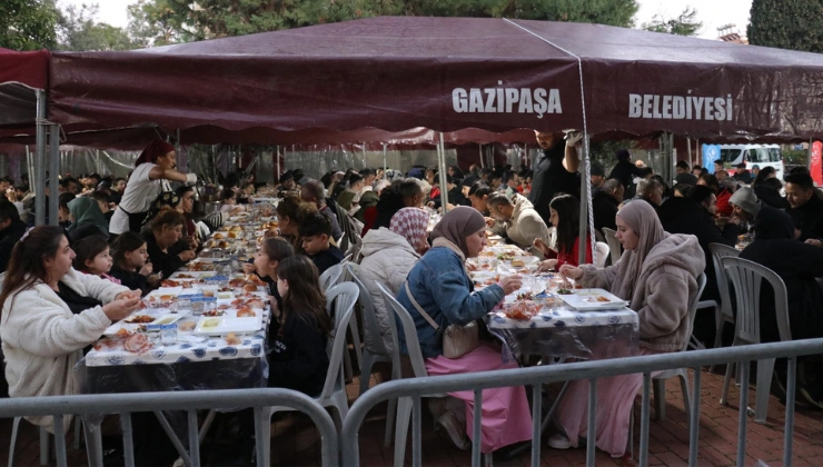 Gazipaşa’da Ramazan Bereketi: İlk İftar Sofrası Ilıca Parkı’nda Kuruldu - Mega TV Alanya Mega Tv 56 2 - Mega TV