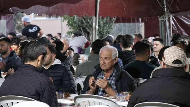 Gazipaşa’da Ramazan Bereketi: İlk İftar Sofrası Ilıca Parkı’nda Kuruldu - Mega TV Alanya Mega Tv 58 2 - Mega TV