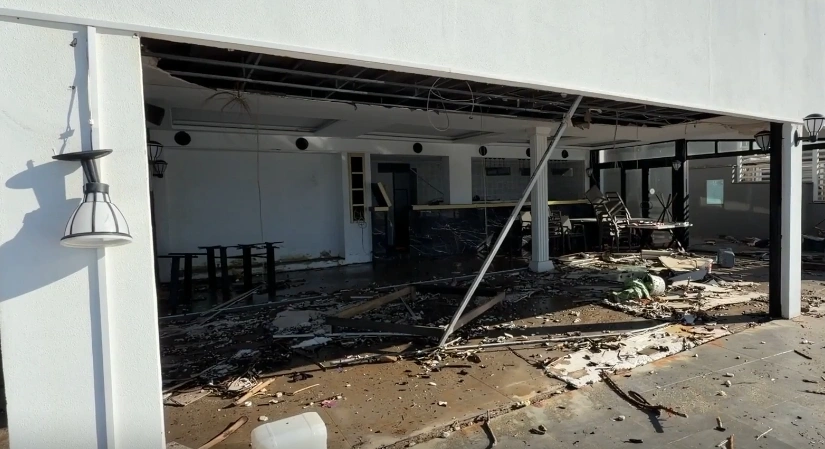 Alanya'da Dev Dalgalar Sahile Vurdu: Restoranı Sular Yuttu - Mega TV alanya da dalgalar 3 - Mega TV