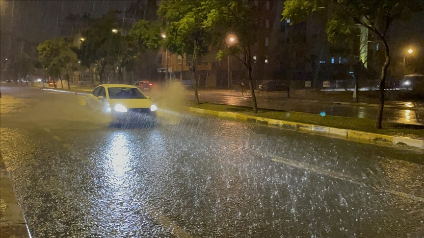 Antalya'ya AFAD’tan Kritik Yağış Uyarısı: O Bölgelerden Uzak Durun! - Mega TV antalya yagis 2 - Mega TV